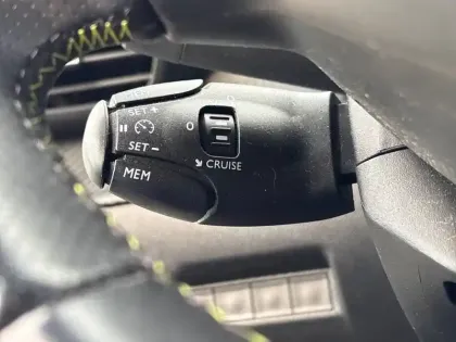 Photo 18 Peugeot 2008 Gén. II Ph1 NG GT 5