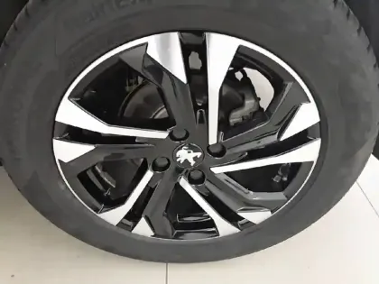 Photo 57 Peugeot 2008  Electrique 136 ch