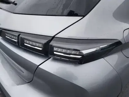 Photo 16 Peugeot 308  PureTech 130ch S&S BVM6