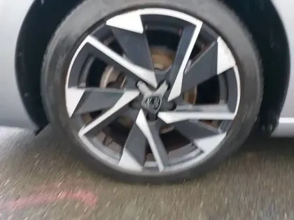 Photo 12 Peugeot 308  PureTech 130ch S&S BVM6