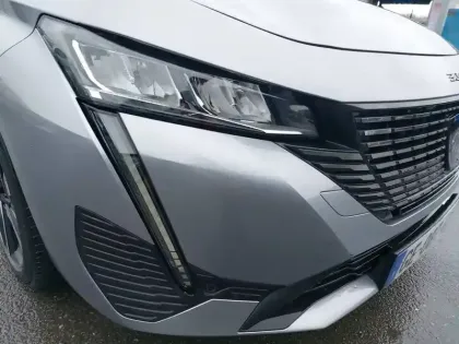 Photo 15 Peugeot 308  PureTech 130ch S&S BVM6