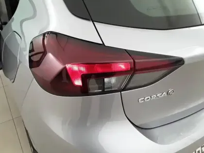 Photo 16 Opel Corsa  Electrique 136 ch & Batterie 50 kw/h