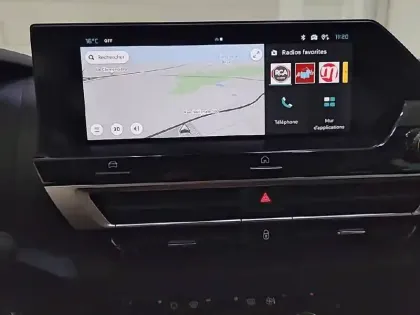 Photo 18 Citroën C4  Hybride 136 e-DCS6