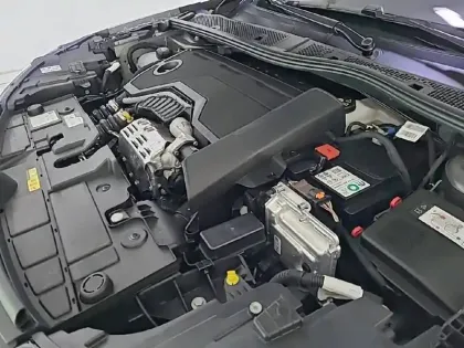 Photo 14 Citroën C4  Hybride 136 e-DCS6