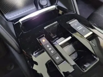 Photo 13 Citroën C4  Hybride 136 e-DCS6