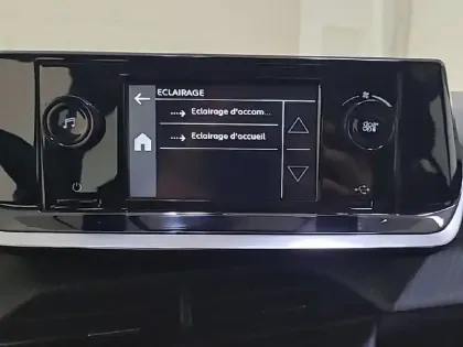 Photo 48 Peugeot 208  PureTech 75 S&S BVM5