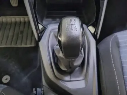 Photo 63 Peugeot 208  PureTech 75 S&S BVM5