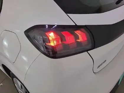 Photo 41 Peugeot 208  PureTech 75 S&S BVM5