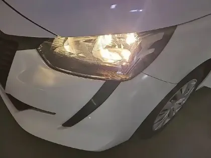 Photo 40 Peugeot 208  PureTech 75 S&S BVM5