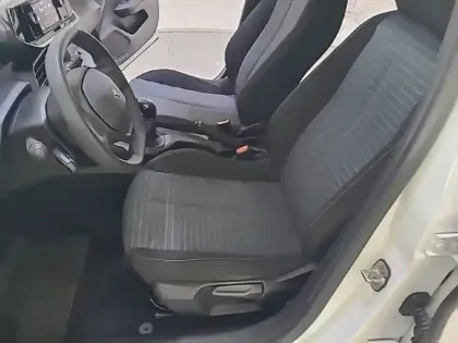 Photo 35 Peugeot 208  PureTech 75 S&S BVM5