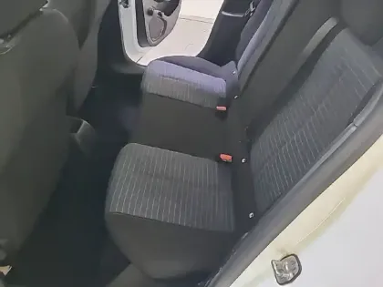 Photo 11 Peugeot 208 Gén. II Ph1 NG Like 5