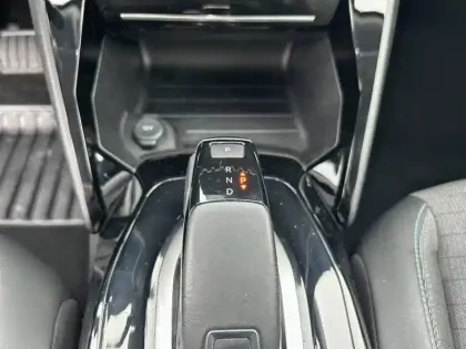 Photo 69 Peugeot 2008  PureTech 130 S&S EAT8