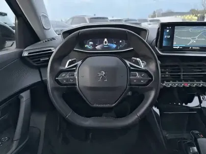 Photo 8 Peugeot 2008  PureTech 130 S&S EAT8