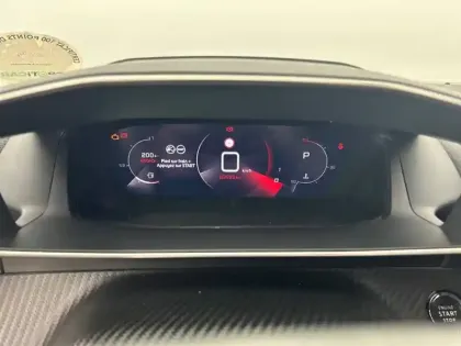 Photo 65 Peugeot 2008  PureTech 130 S&S EAT8