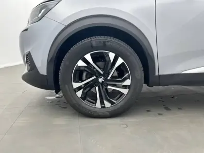 Photo 68 Peugeot 2008  PureTech 130 S&S EAT8