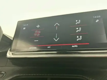 Photo 75 Peugeot 2008  PureTech 130 S&S EAT8