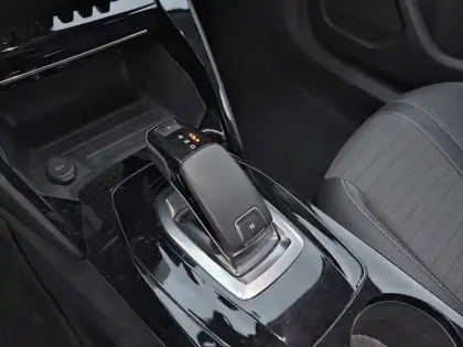 Photo 41 Peugeot 2008  PureTech 130 S&S EAT8