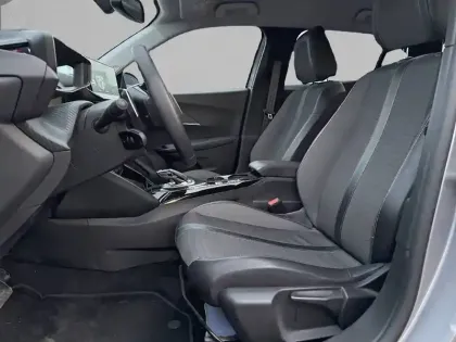 Photo 10 Peugeot 2008  PureTech 130 S&S EAT8