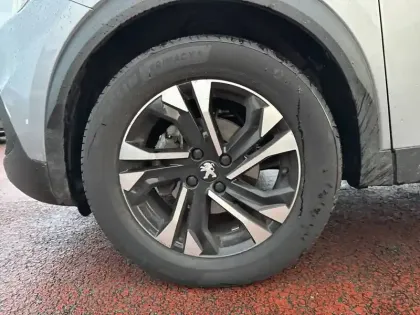 Photo 12 Peugeot 2008  PureTech 130 S&S EAT8