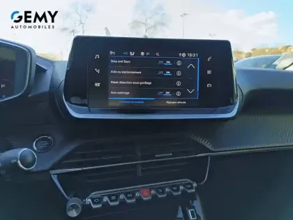 Photo 21 Peugeot 208  PureTech 100 S&S EAT8