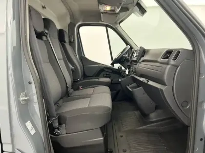 Photo 57 Renault Master  FGN TRAC F3500 L2H2 DCI 135