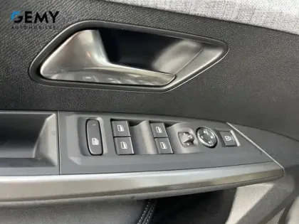 Photo 16 Peugeot 3008  Hybrid 145 e-DCS6