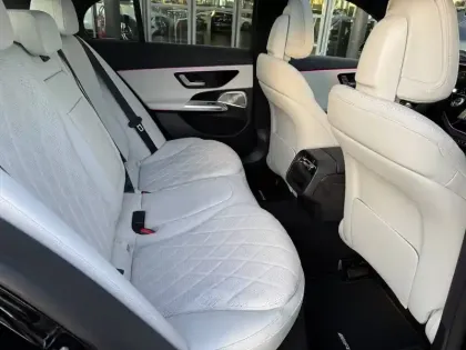 Photo 41 Mercedes Classe E  300 de Hybrid EQ 9G-Tronic