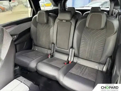 Photo 18 Peugeot 5008  Hybrid 145 ch e-DCS6