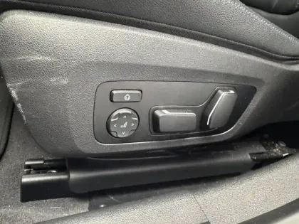 Photo 21 BMW Serie 3 Touring 320d xDrive 190 ch BVA8