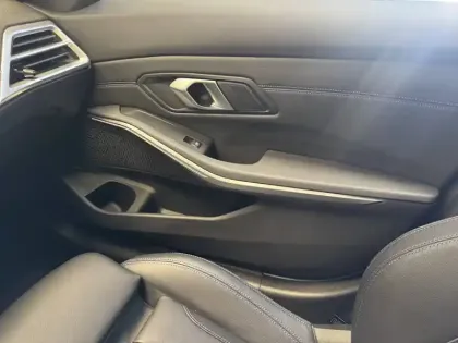 Photo 41 BMW Serie 3 Touring 320d xDrive 190 ch BVA8