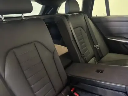 Photo 48 BMW Serie 3 Touring 320d xDrive 190 ch BVA8