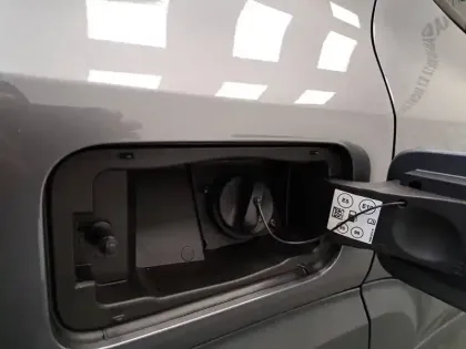 Photo 22 Dacia Duster  Hybrid 140