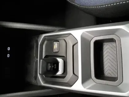 Photo 31 Dacia Duster  Hybrid 140