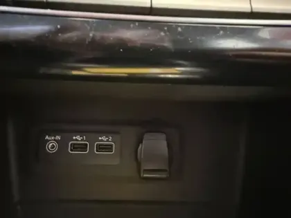 Photo 32 Renault Megane Mégane IV Berline Blue dCi 115 - 21N