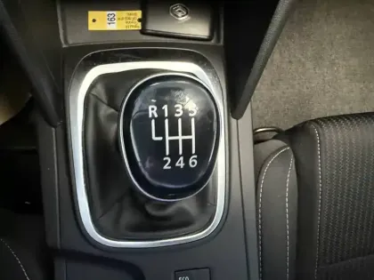 Photo 33 Renault Megane Mégane IV Berline Blue dCi 115 - 21N