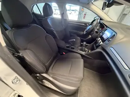 Photo 11 Renault Megane Mégane IV Berline Blue dCi 115 - 21N