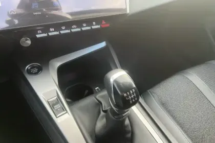 Photo 38 Peugeot 308  SW PureTech 130ch S&S BVM6