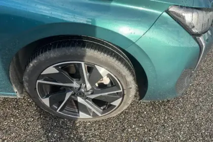 Photo 33 Peugeot 308  SW PureTech 130ch S&S BVM6