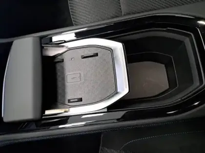 Photo 91 Renault Espace  E-Tech full hybrid 200 GSR2