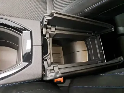 Photo 90 Renault Espace  E-Tech full hybrid 200 GSR2