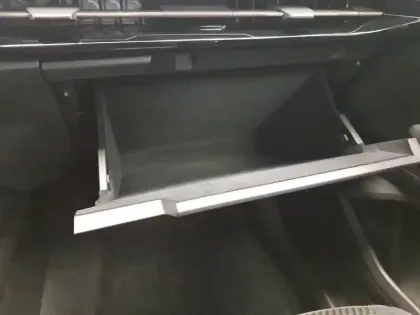 Photo 99 Renault Espace  E-Tech full hybrid 200 GSR2