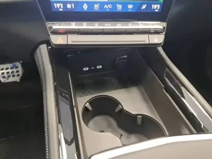 Photo 93 Renault Espace  E-Tech full hybrid 200 GSR2