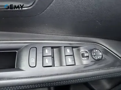 Photo 35 Peugeot 3008  Hybrid 225 e-EAT8