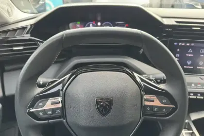 Photo 12 Peugeot 308  PureTech 130ch S&S EAT8