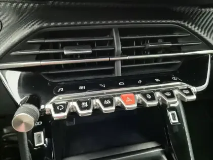 Photo 14 Peugeot 2008  BlueHDi 130 S&S EAT8