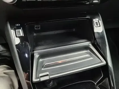 Photo 13 Peugeot 2008  BlueHDi 130 S&S EAT8