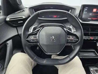 Photo 15 Peugeot 2008  BlueHDi 130 S&S EAT8