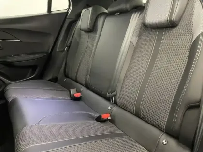 Photo 14 Peugeot 2008  BlueHDi 130 S&S EAT8