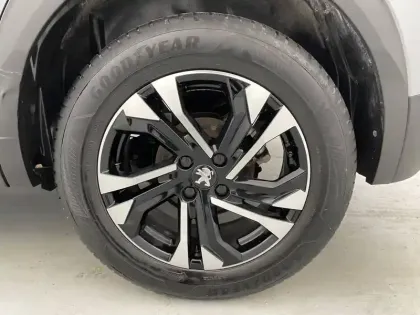 Photo 15 Peugeot 2008  BlueHDi 130 S&S EAT8