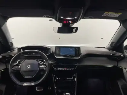 Photo 29 Peugeot 2008  BlueHDi 130 S&S EAT8